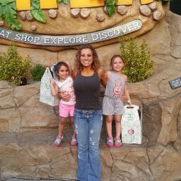 Meet your Posher, Erika - Picture 1 of 1